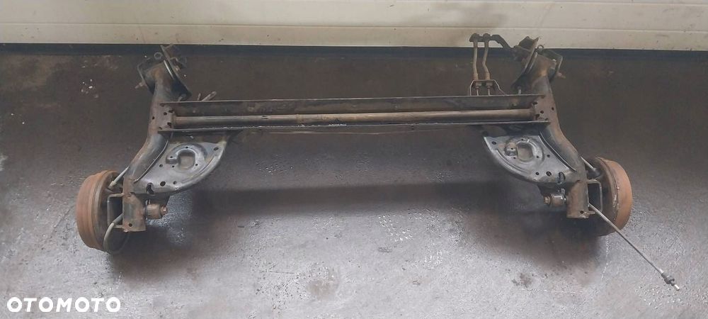 BELKA OŚ ZAWIESZENIA TYŁ BĘBNY Z ABS RENAULT CLIO III 1.5 DCI - 6