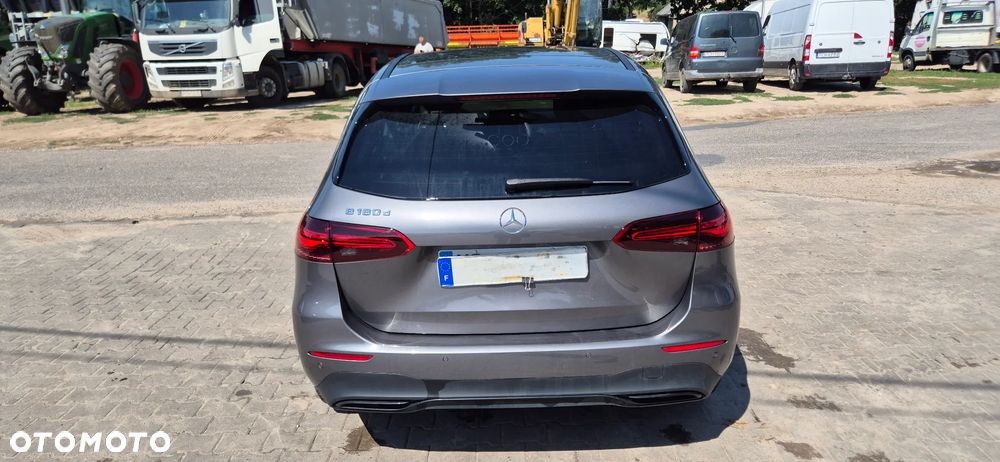 Mercedes-Benz Klasa B 180 d 8G-DCT - 12