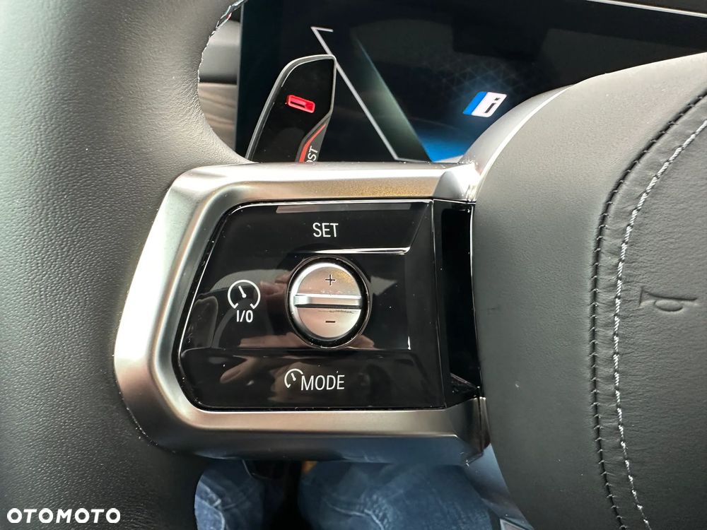 BMW Seria 7 M760e PHEV xDrive sport - 14