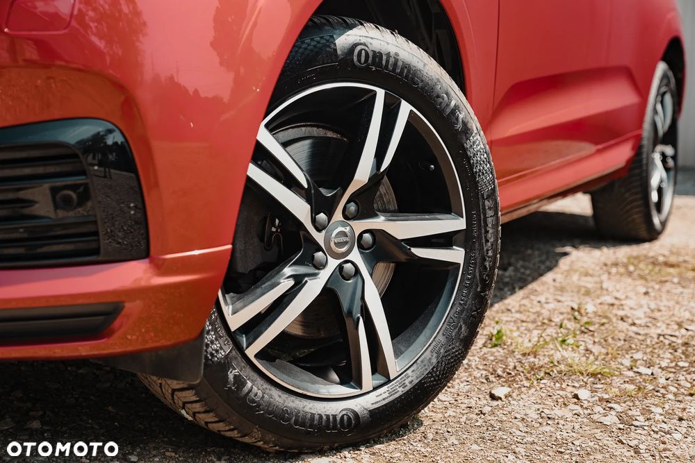 Volvo XC 60 T6 AWD Plug-In Hybrid R-Design - 10