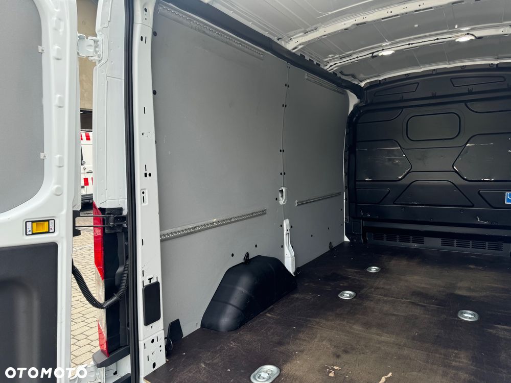 Ford Transit - 13