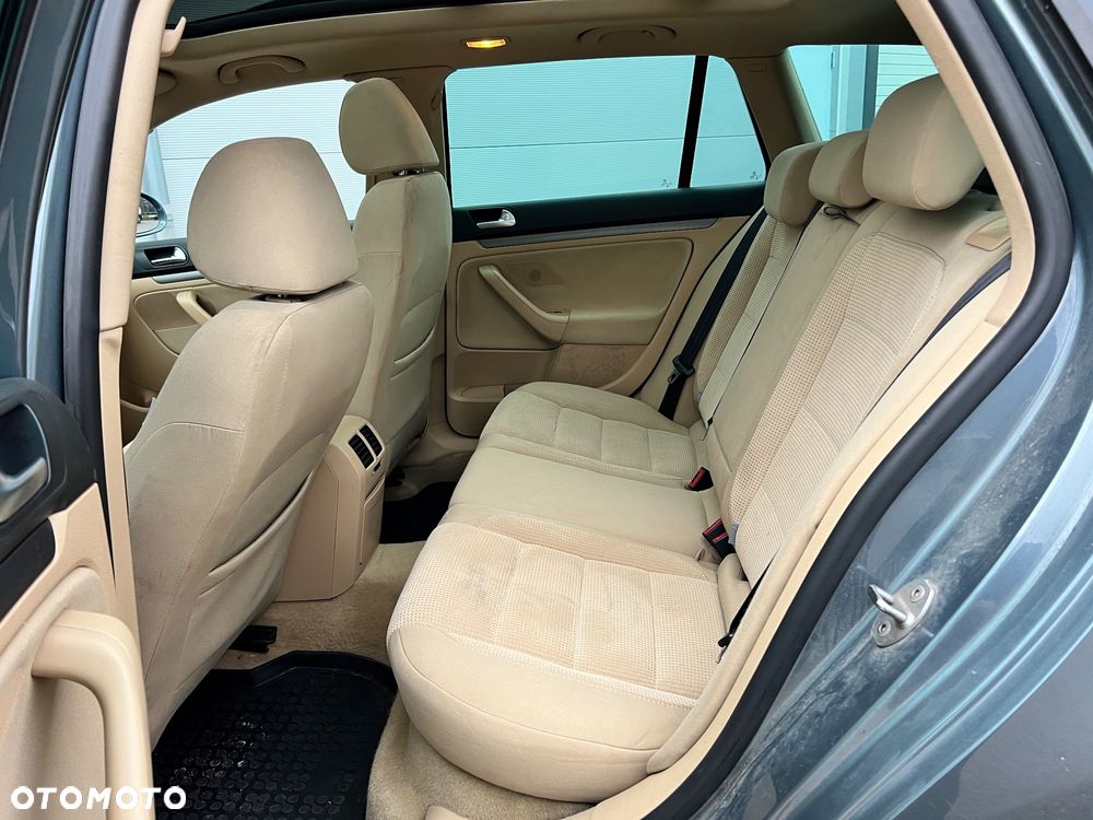 Volkswagen Golf - 17