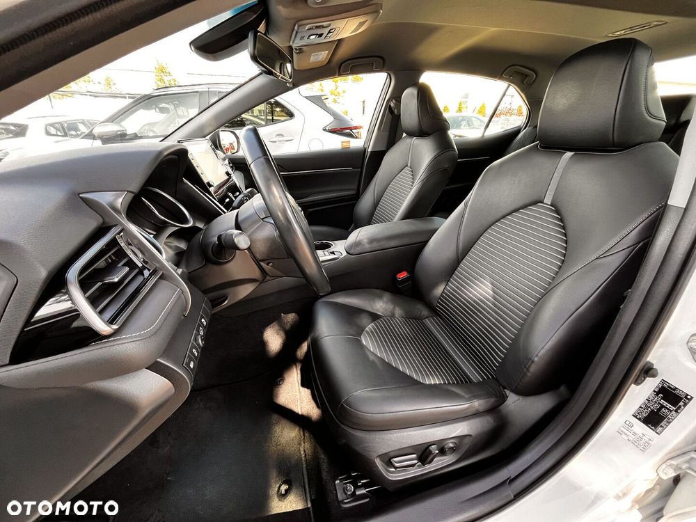 Toyota Camry 2.5 Hybrid Prestige CVT - 29