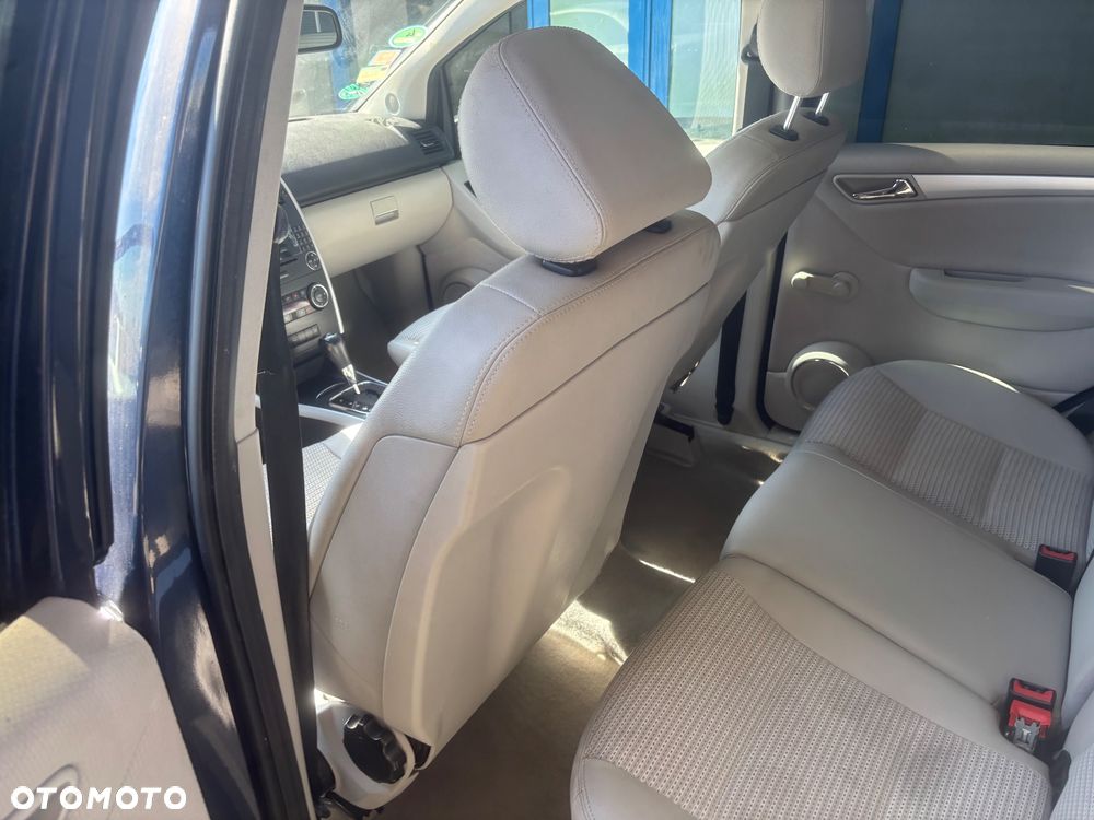 Mercedes-Benz Klasa A 170 Autotronic Avantgarde Grand Edition - 26