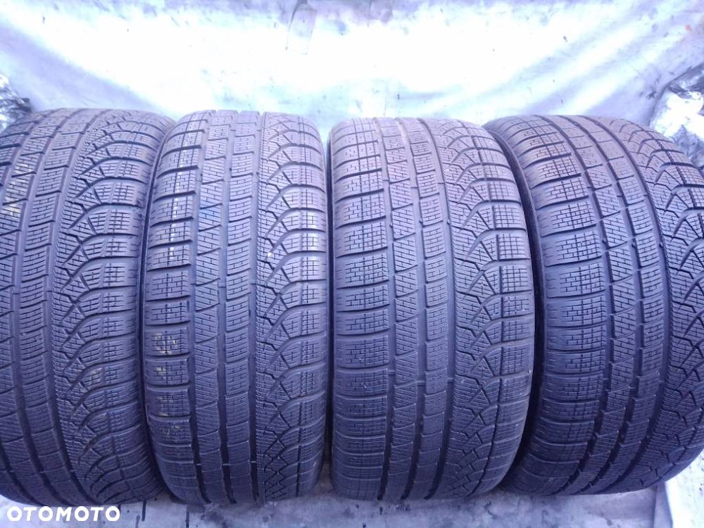 Pirelli P Zero Winter 275/40 R19 105H 245/45 R19 102H 2024 2025 7-7.5mm - 1