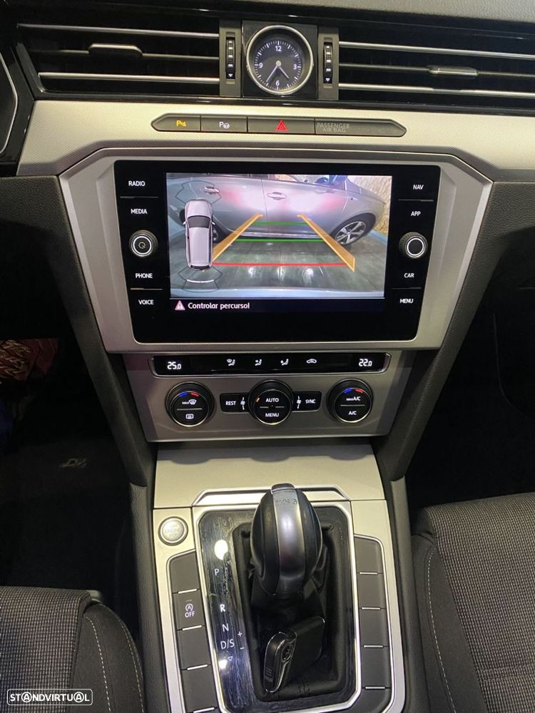 VW Passat Variant - 33