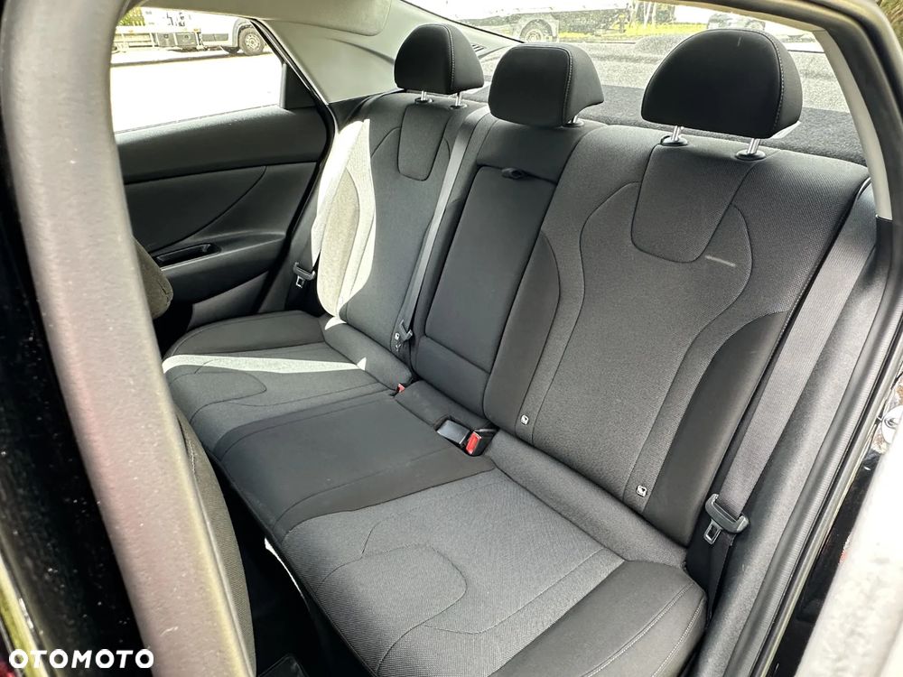 Hyundai Elantra 1.6 Modern CVT - 39