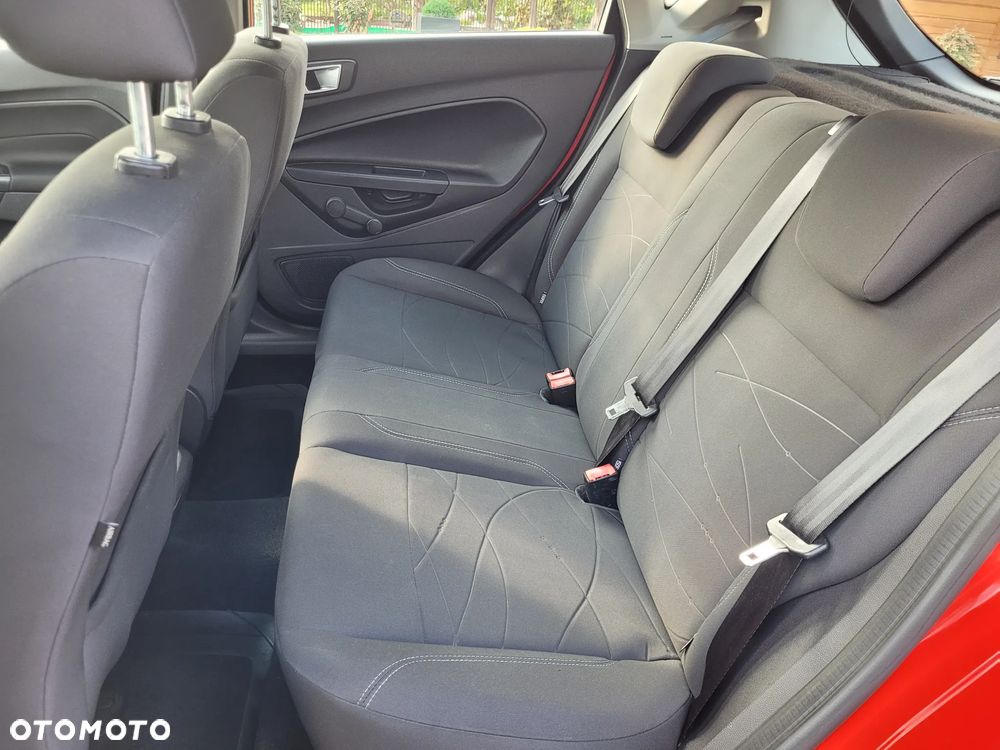 Ford Fiesta - 12