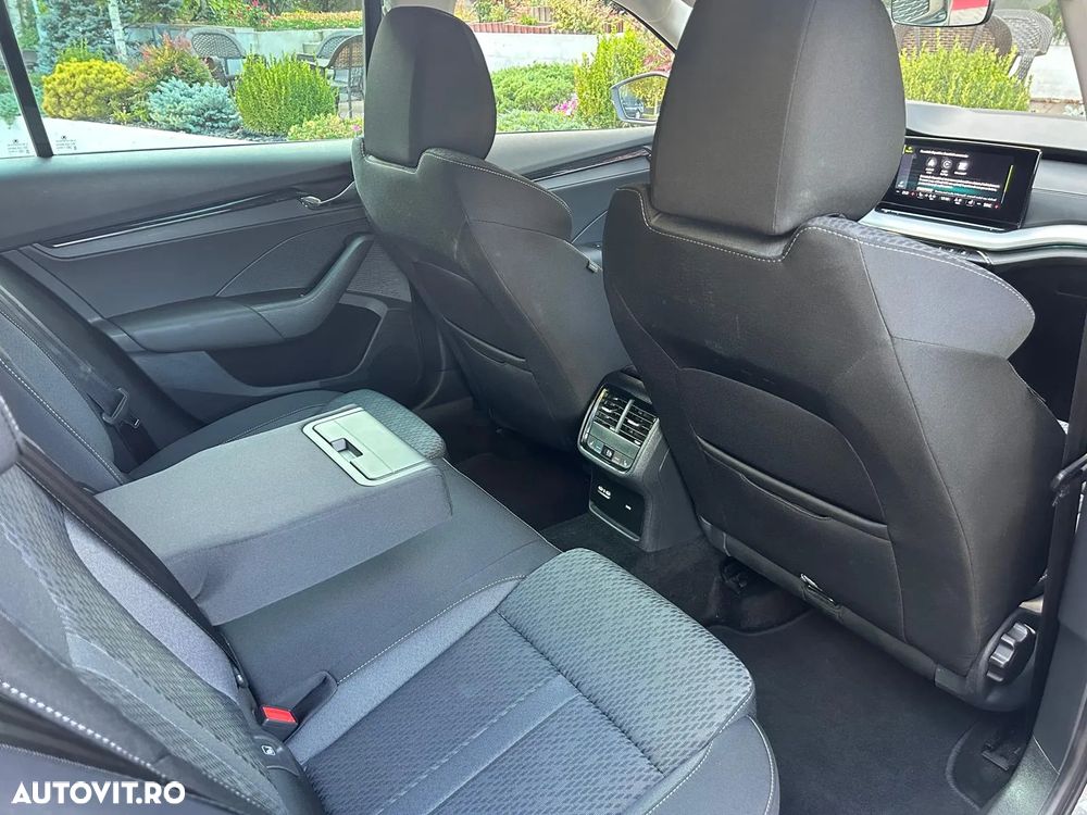 Skoda Octavia Combi 2.0 TDI DSG Clever - 6