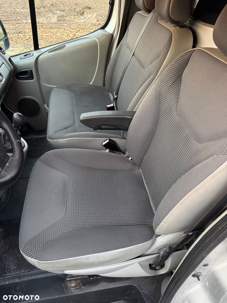 Opel Vivaro - 10