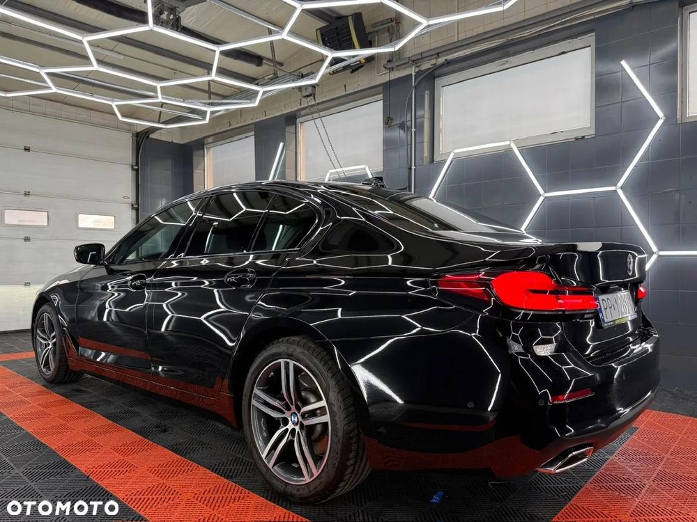 BMW Seria 5 520d M Sport Edition - 9