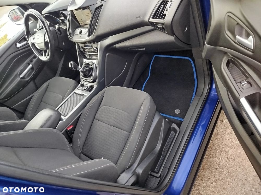 Ford Kuga - 11