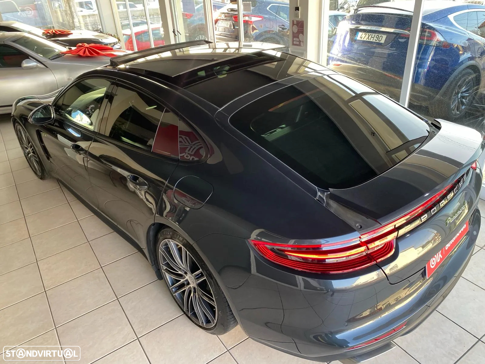 Porsche Panamera 4 E-Hybrid 10 Years Edition - 32