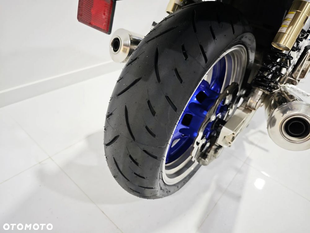 Yamaha XJR - 12