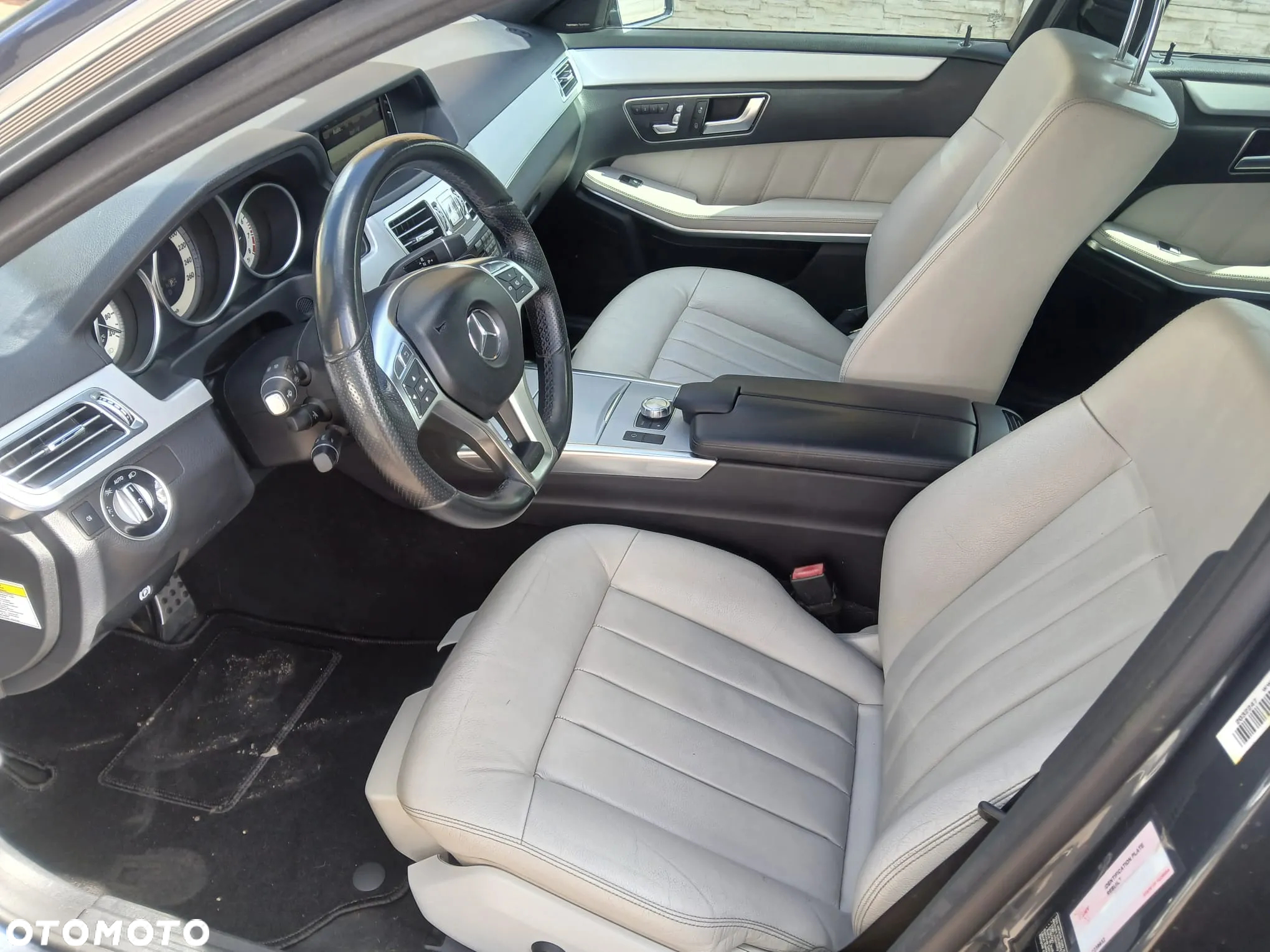 Mercedes-Benz Klasa E 350 T 4Matic 7G-TRONIC Elegance - 13
