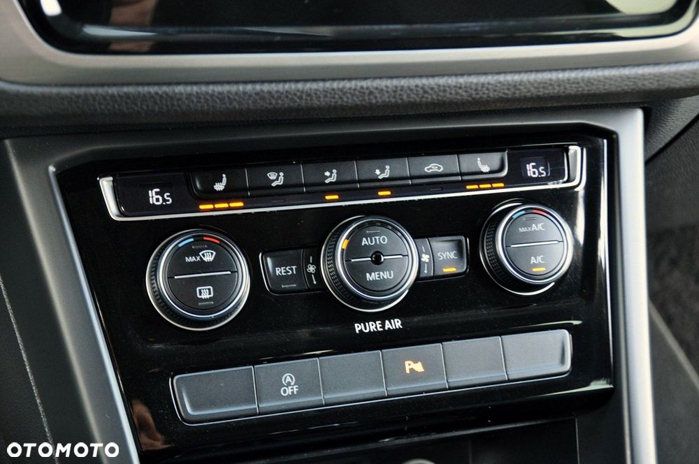 Volkswagen Touran - 33