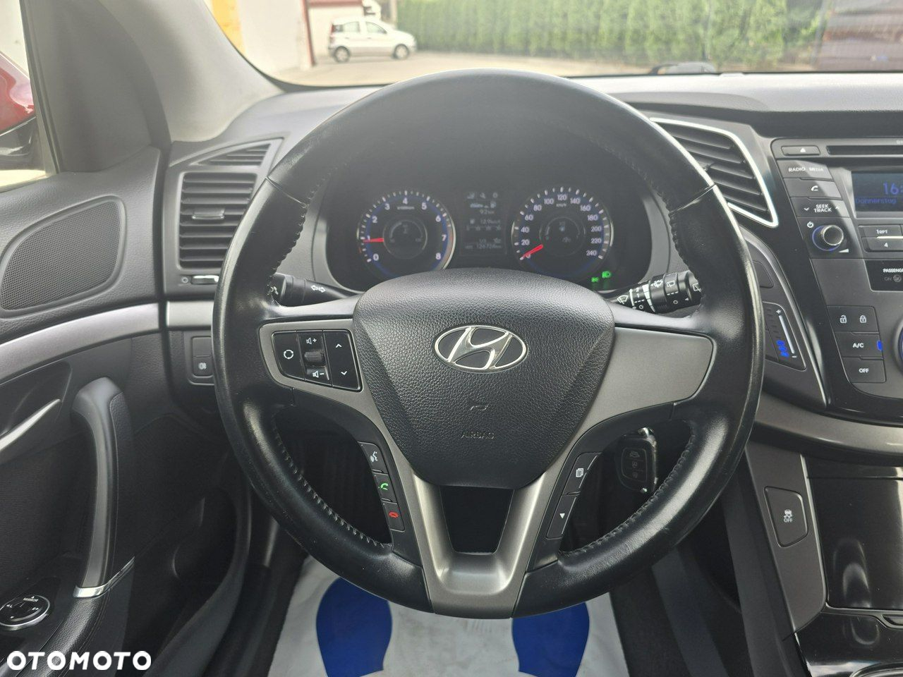 Hyundai i40 Kombi blue 1.6 Trend - 24