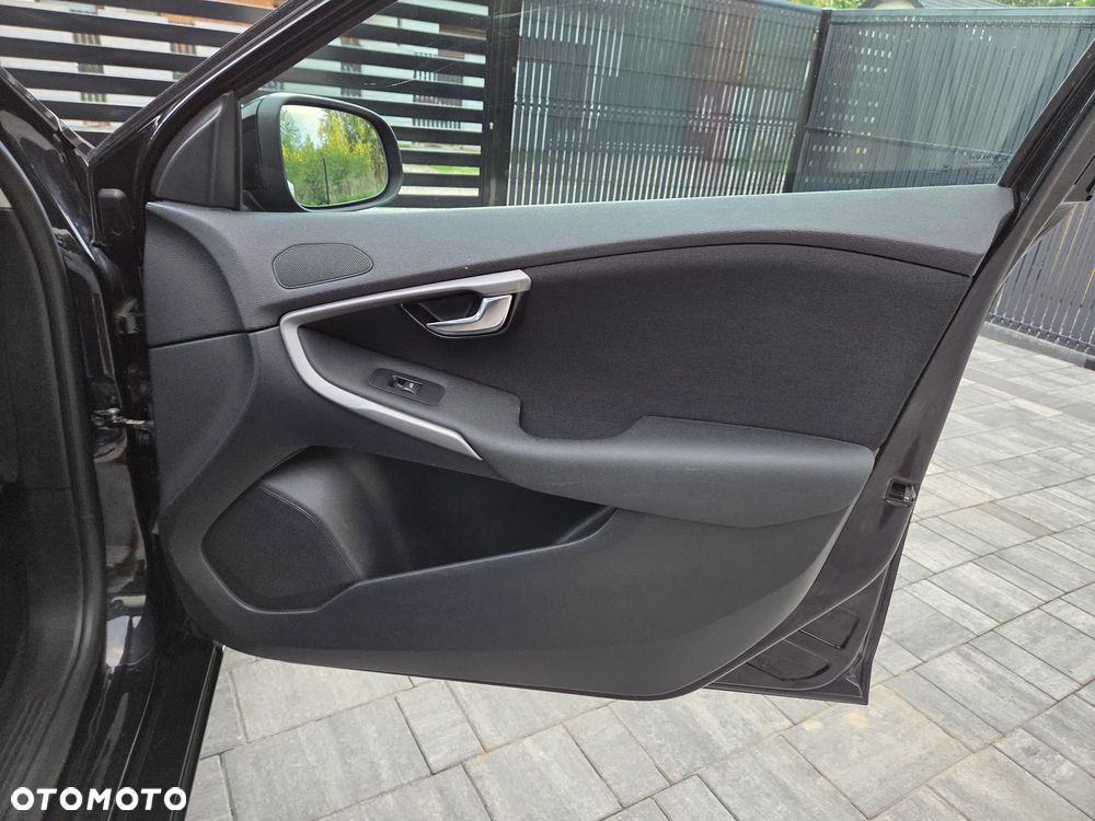 Volvo V40 D2 Powershift Kinetic - 23