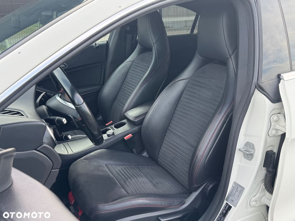 Mercedes-Benz CLA 200 7G-DCT AMG Line - 19