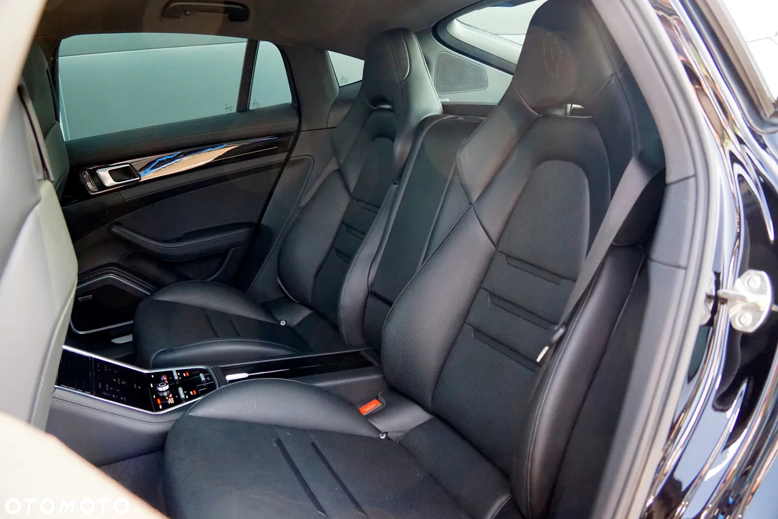 Porsche Panamera 4 E-Hybrid 10 Years Edition - 18