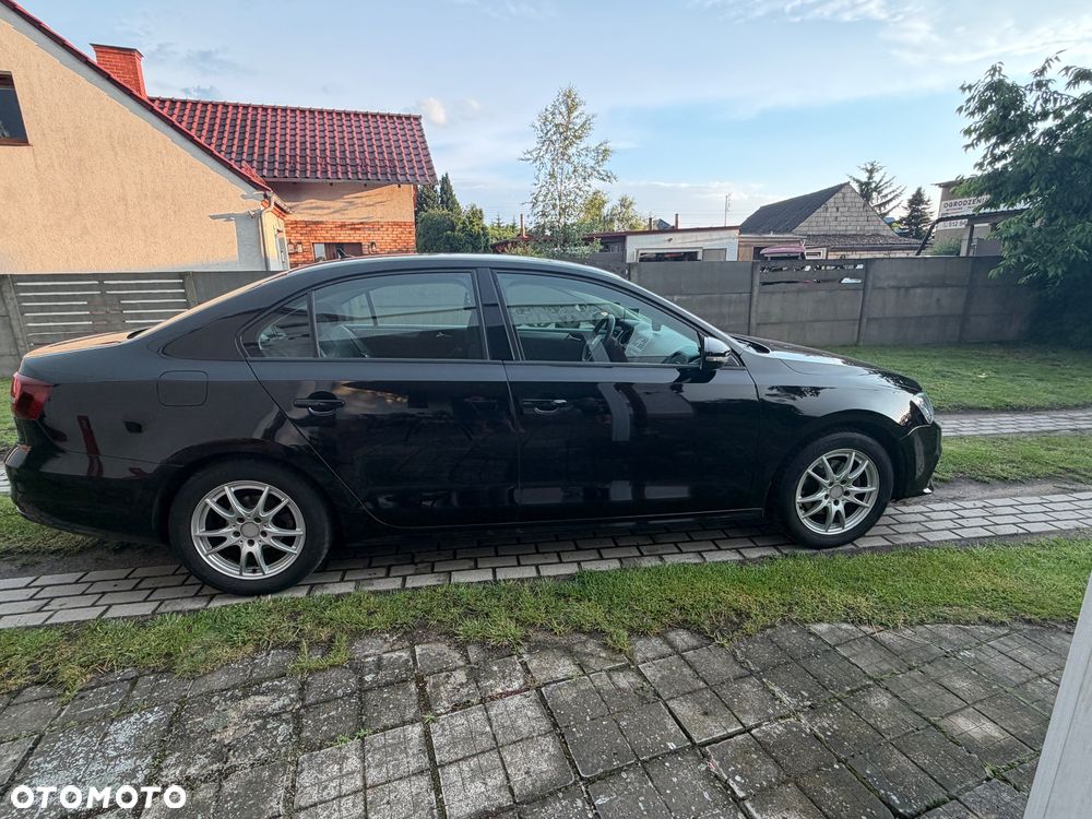 Volkswagen Jetta 2.0 TDI DPF BMT Trendline - 6