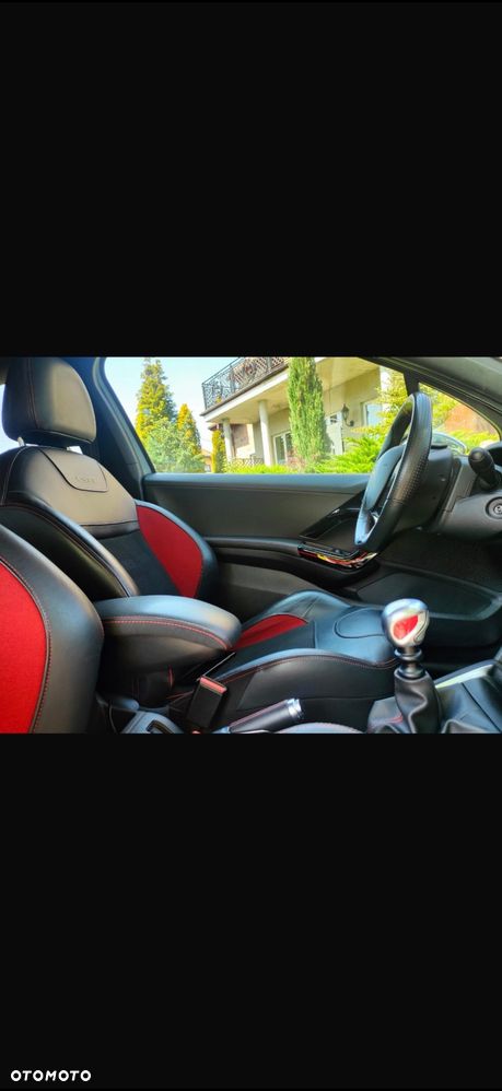 Peugeot 208 - 6