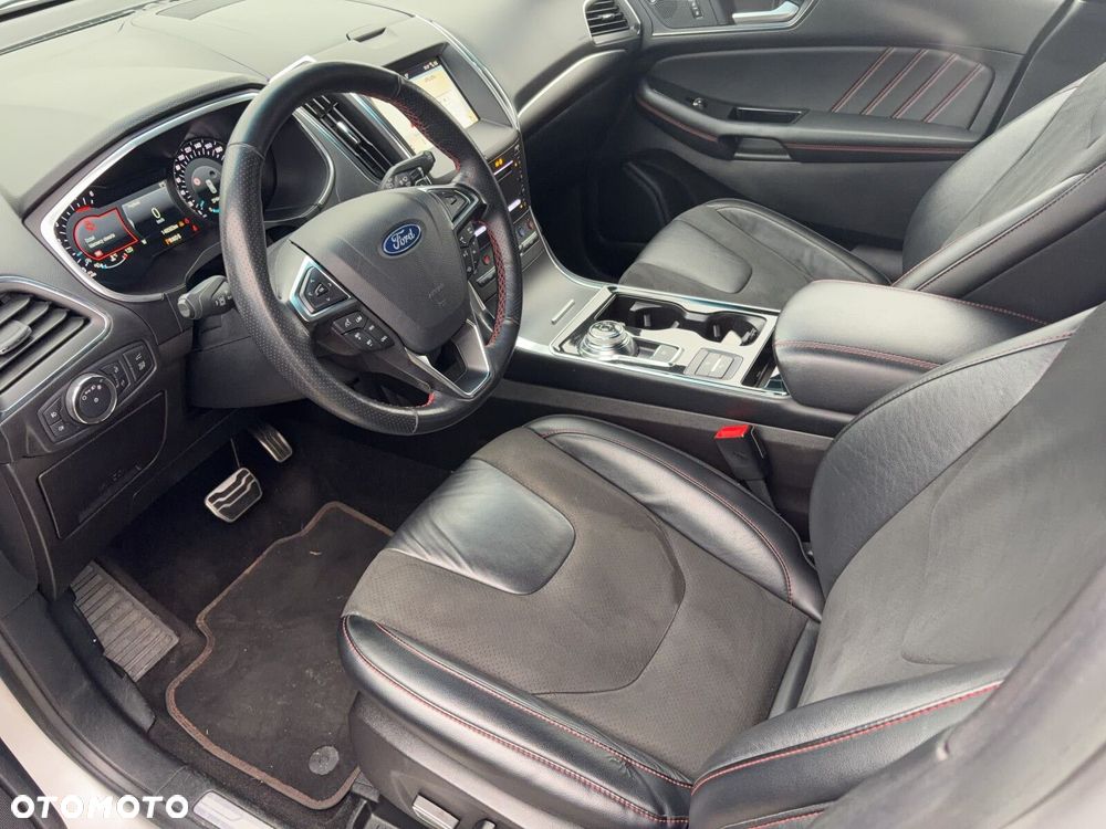Ford Edge - 10