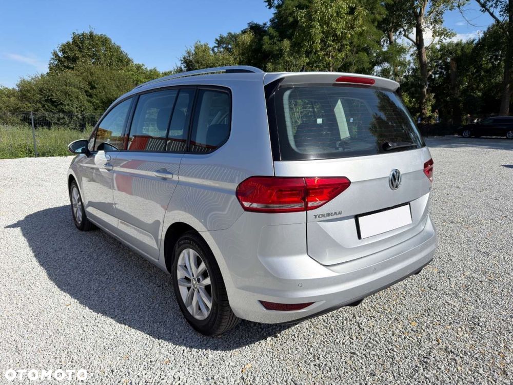 Volkswagen Touran - 5