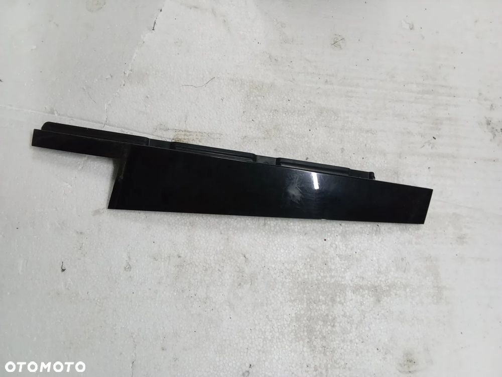 Vw Touareg III listwa drzwi 760839902 - 1