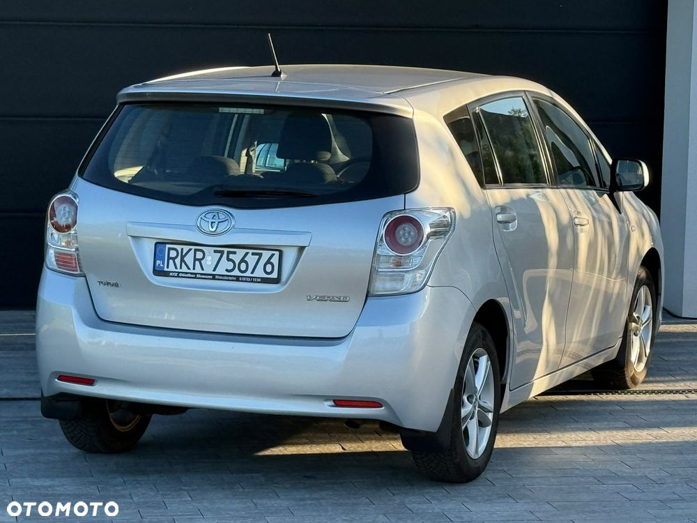 Toyota Verso 1.8 Sol - 12