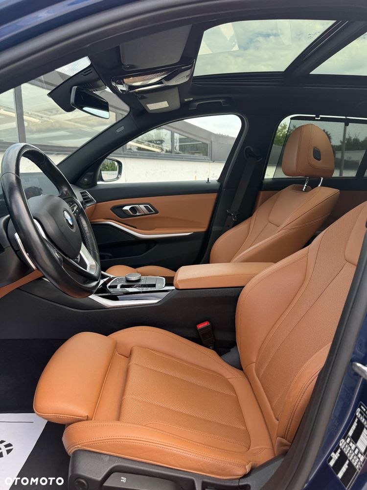 BMW Seria 3 318d Touring M Sport - 27
