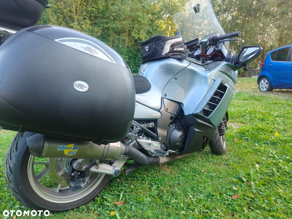 Kawasaki GTR - 4