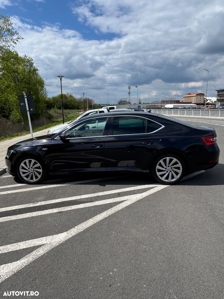 Skoda Superb 2.0 TDI 4X4 DSG Laurin & Klement - 2