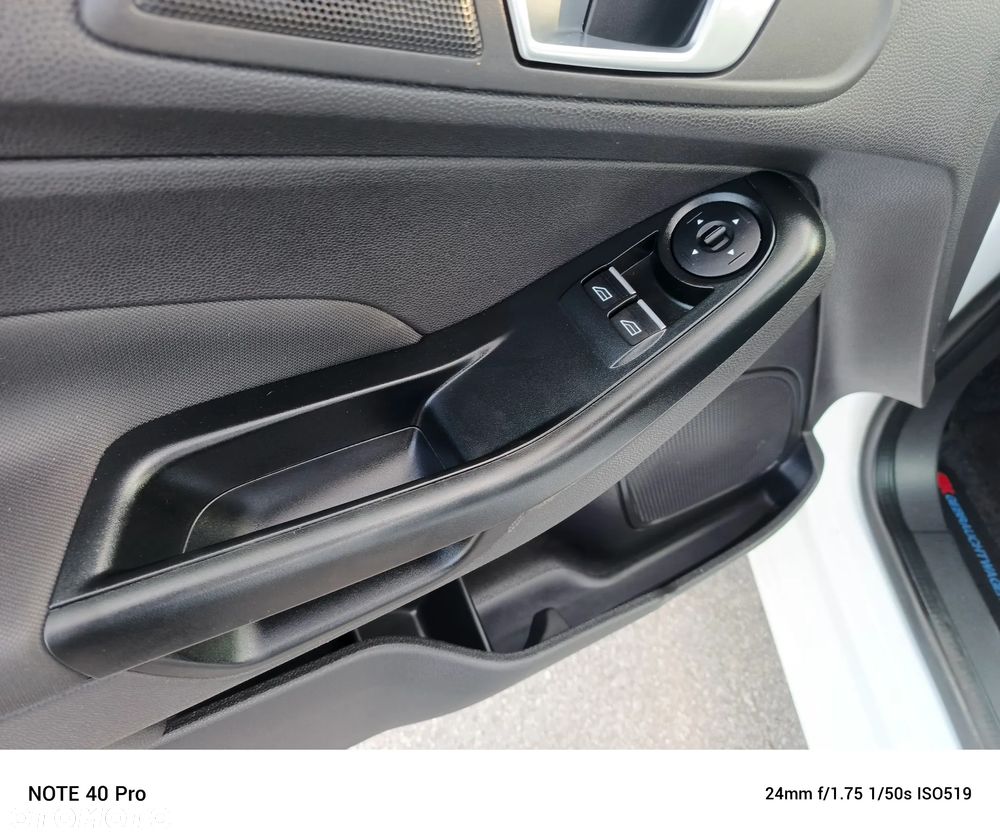 Ford Fiesta 1.0 EcoBoost Champions Edition - 26