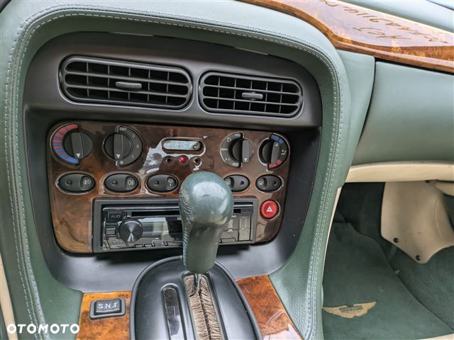Aston Martin DB7 - 10