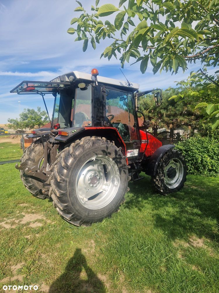 Massey Ferguson - 9