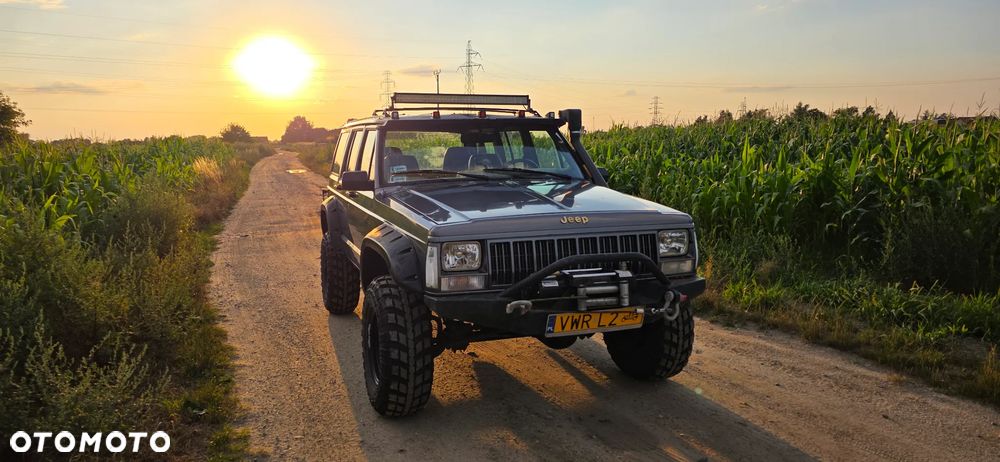 Jeep Cherokee 4.0 Limited - 1