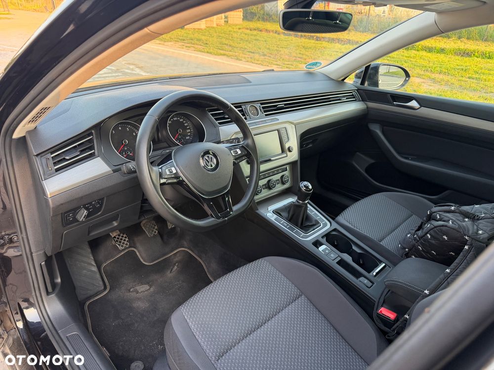 Volkswagen Passat - 22