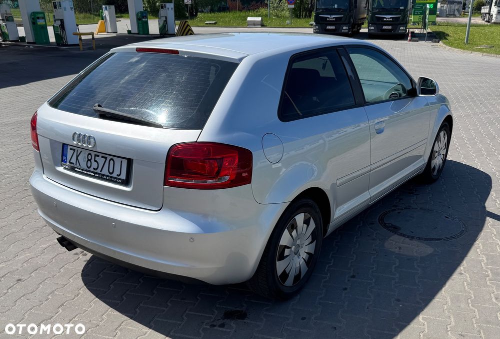Audi A3 3-drzwiowe 1.4 TFSI Ambiente - 3
