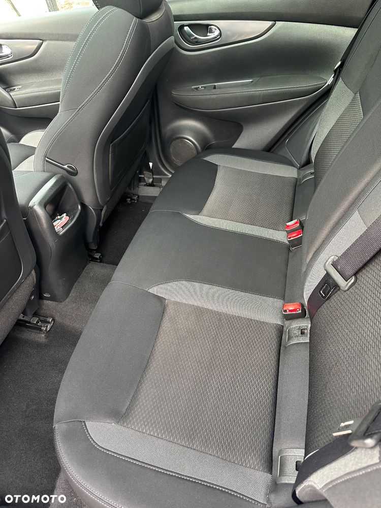 Nissan Qashqai 1.6 DIG-T N-Connecta - 17