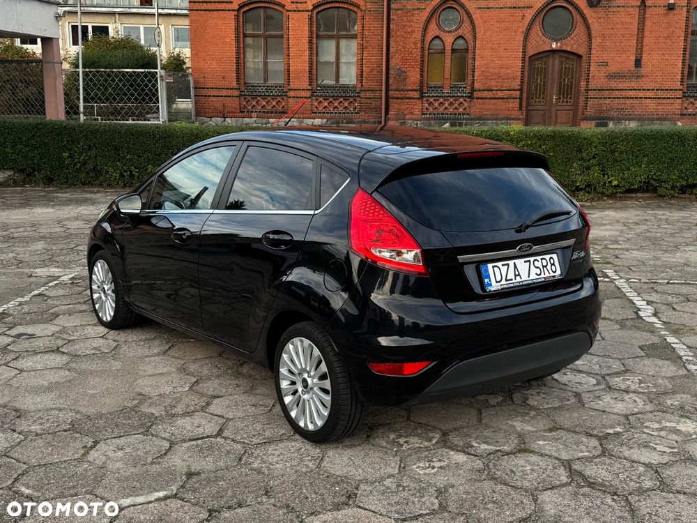 Ford Fiesta 1.25 Ambiente - 2