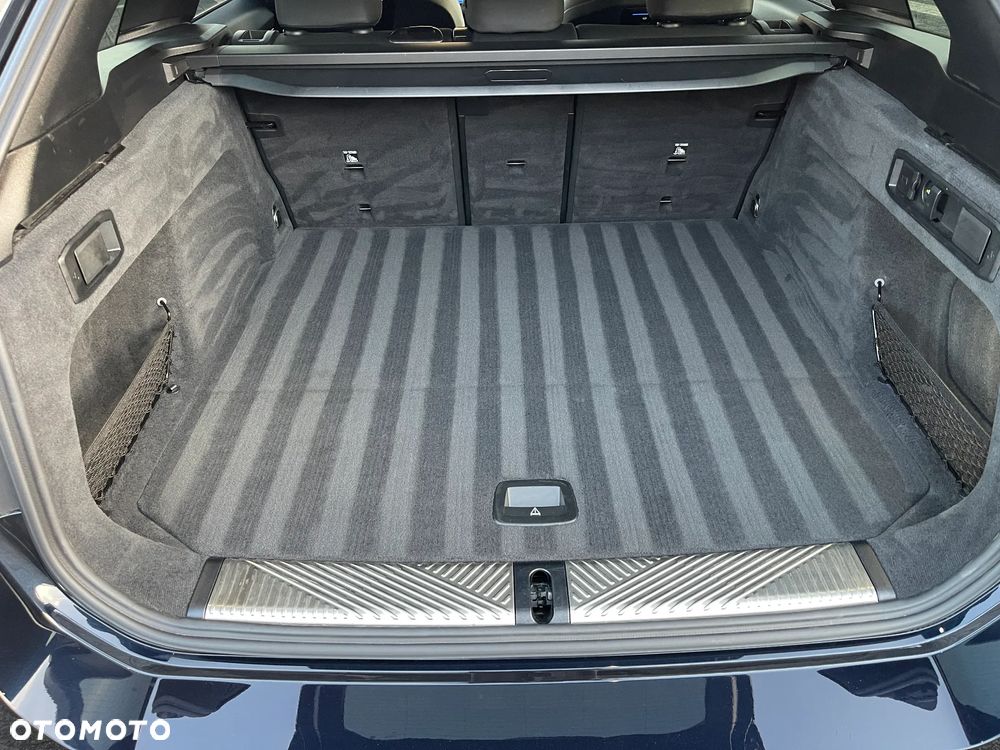 BMW Seria 5 520i mHEV M Sport - 13