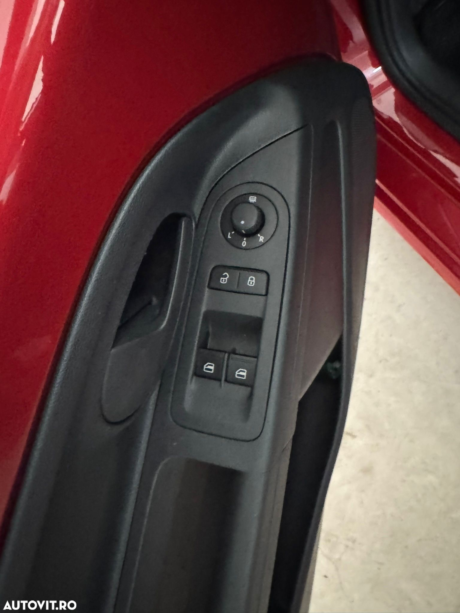 Volkswagen up! e-up! - 8
