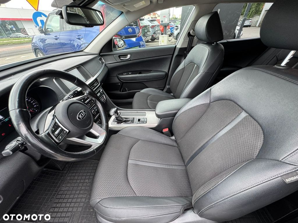 Kia Optima Plug-in Hybrid - 12