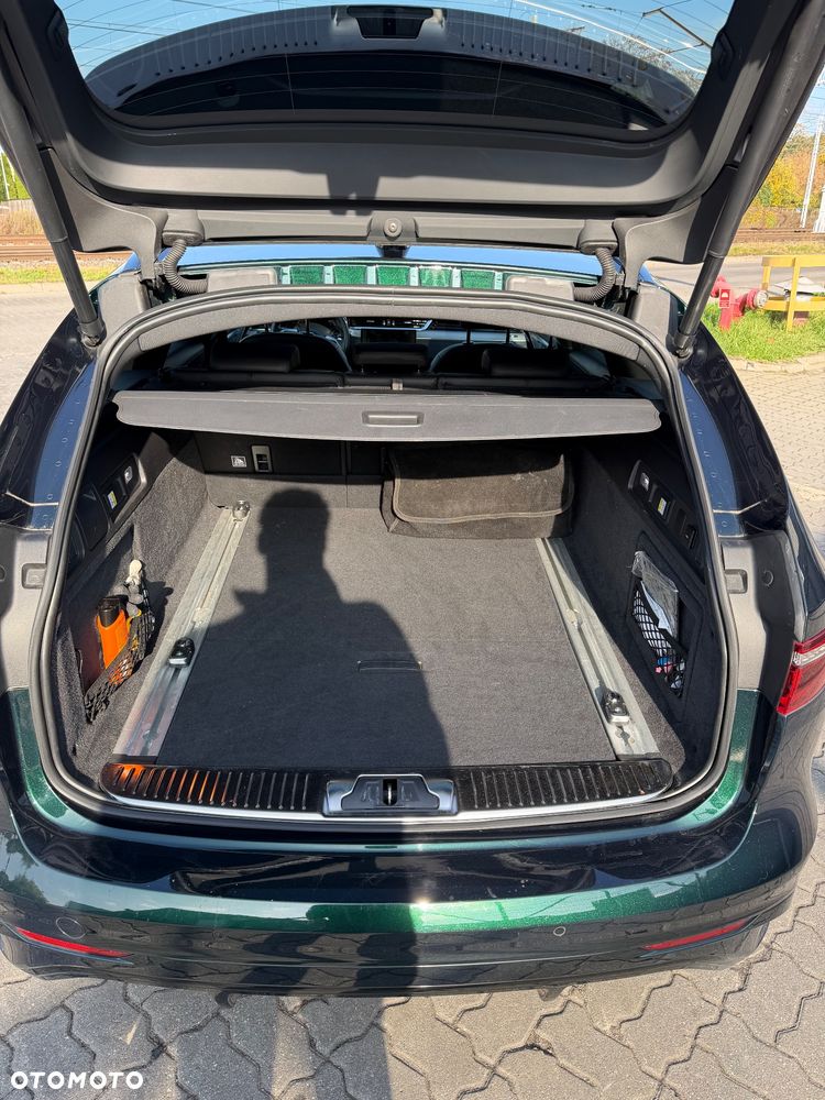 Jaguar XF - 11