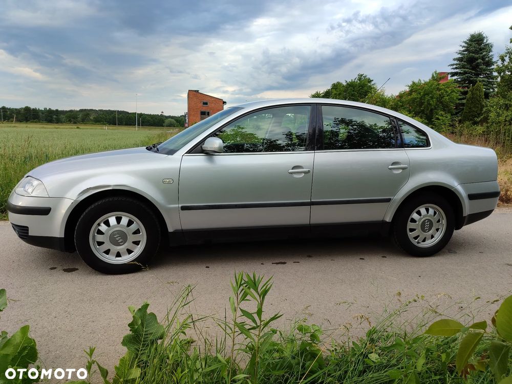 Volkswagen Passat 1.6 - 3
