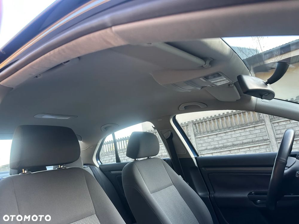 Volkswagen Jetta - 33