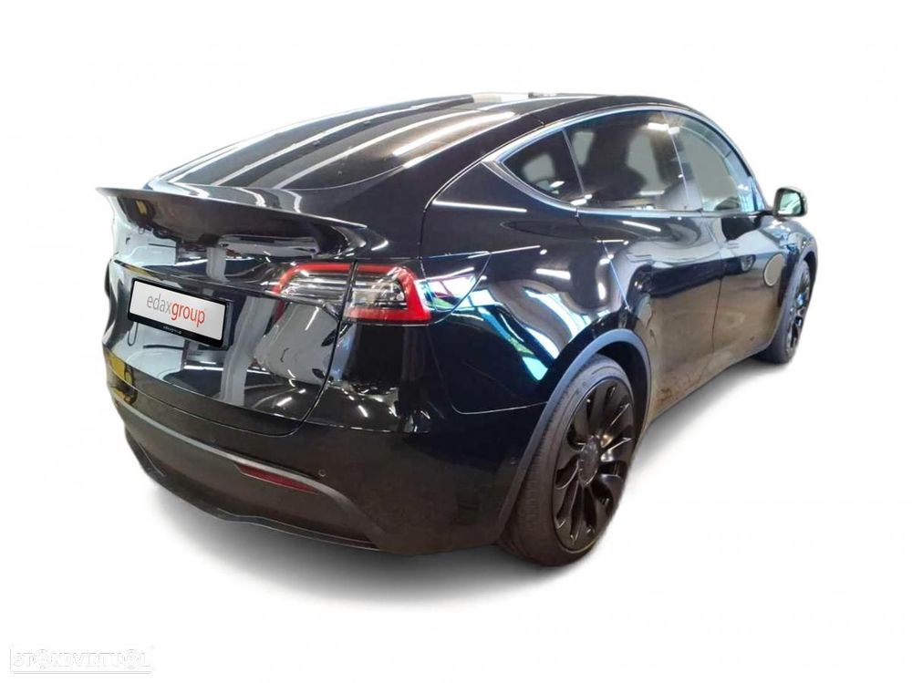 Tesla Model Y Performance Dual Motor AWD - 2