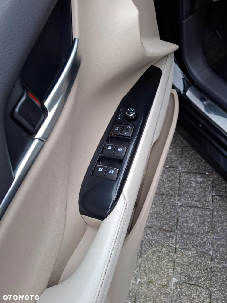 Toyota Camry 2.5 Hybrid Executive CVT - 22