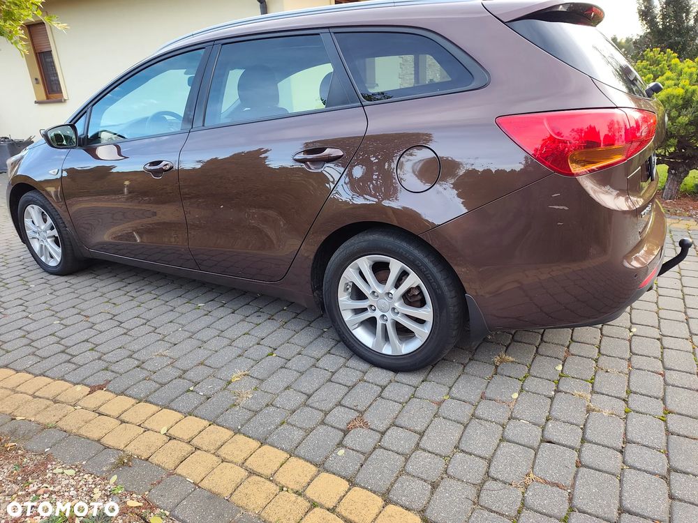 Kia Ceed - 8
